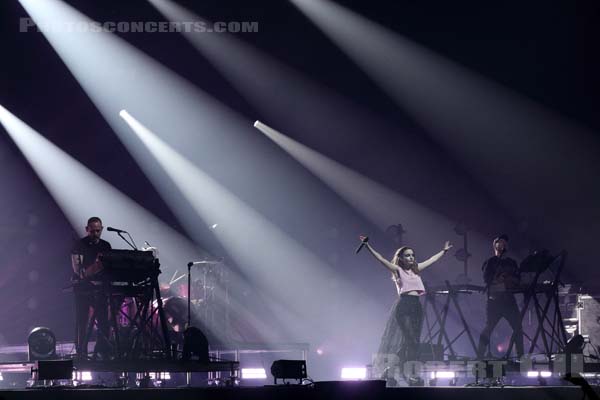 CHVRCHES - 2018-11-02 - PARIS - Grande Halle de La Villette - Lauren Eve Mayberry